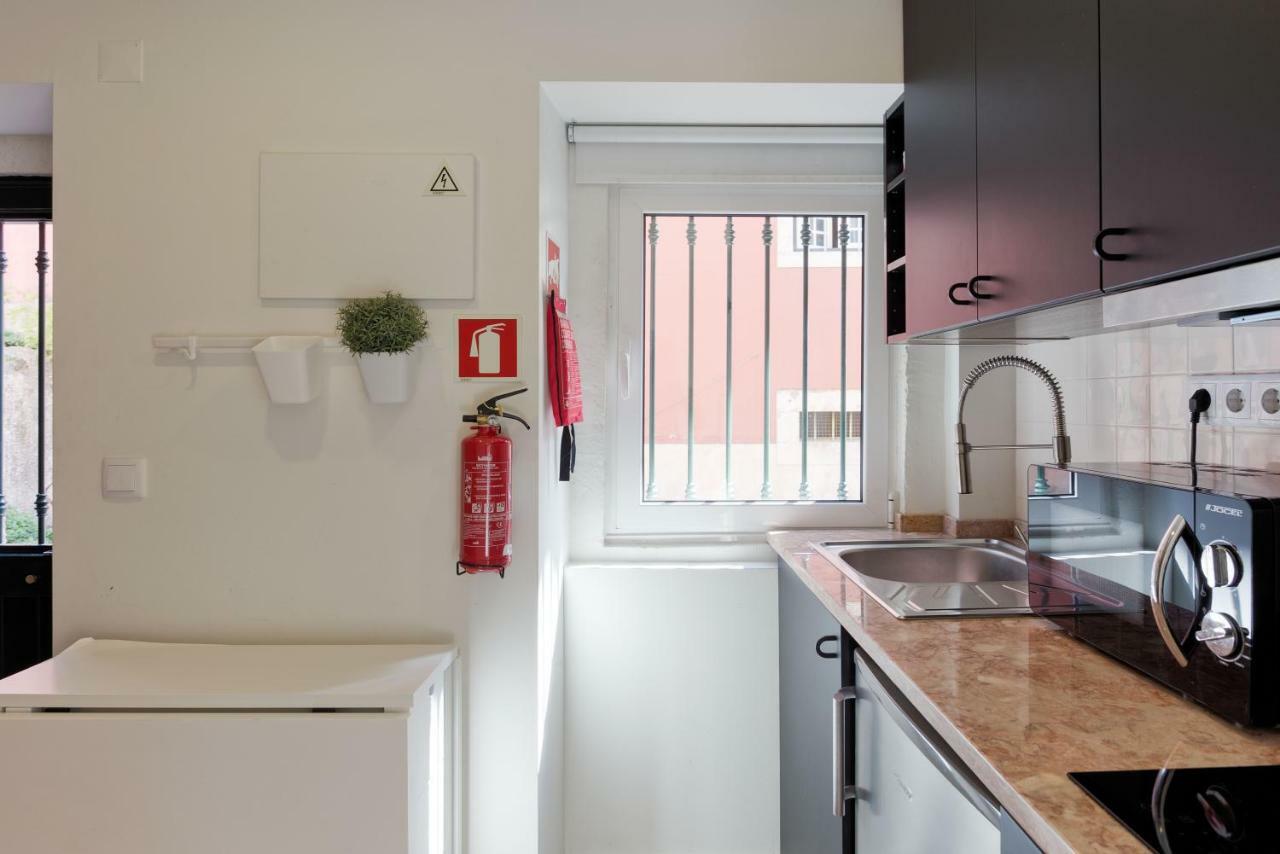 Typical And Brand New T.M. Flat Apartment ลิสบอน ภายนอก รูปภาพ