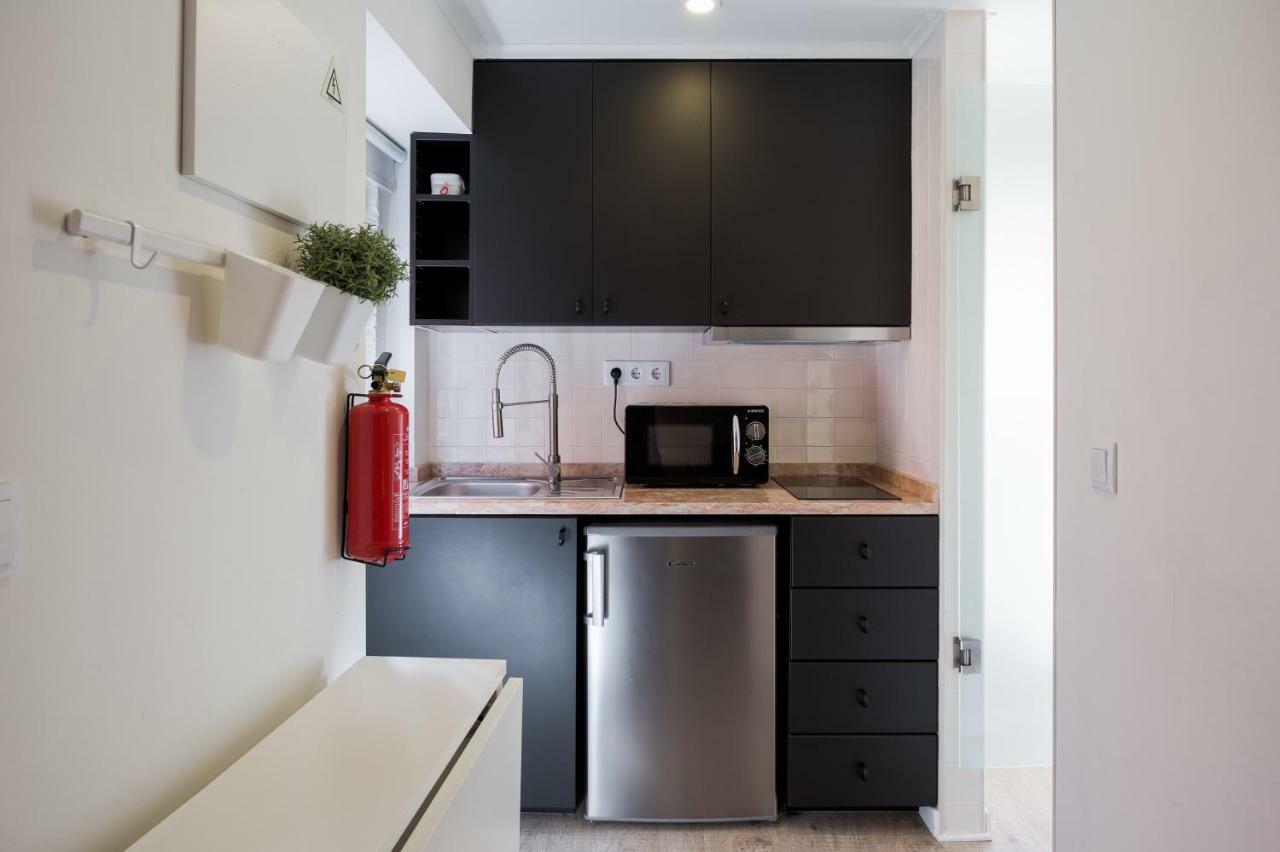 Typical And Brand New T.M. Flat Apartment ลิสบอน ภายนอก รูปภาพ
